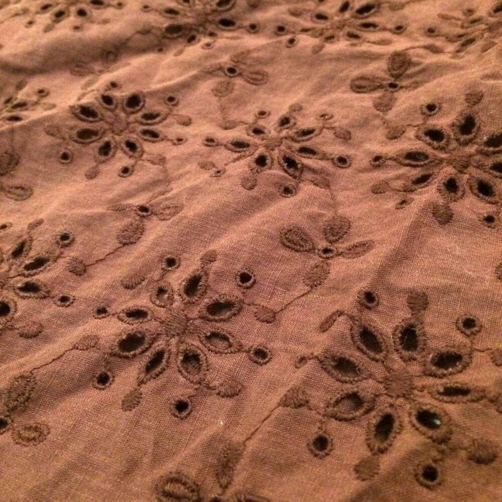 Anthropologie eyelit blouse medium - Picture 4 of 9